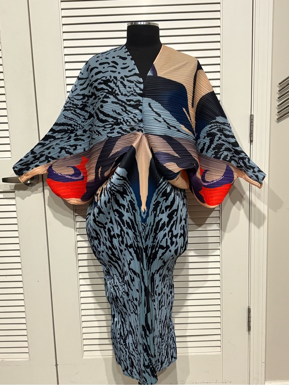 Accordion Pleated Abstract Print Dress